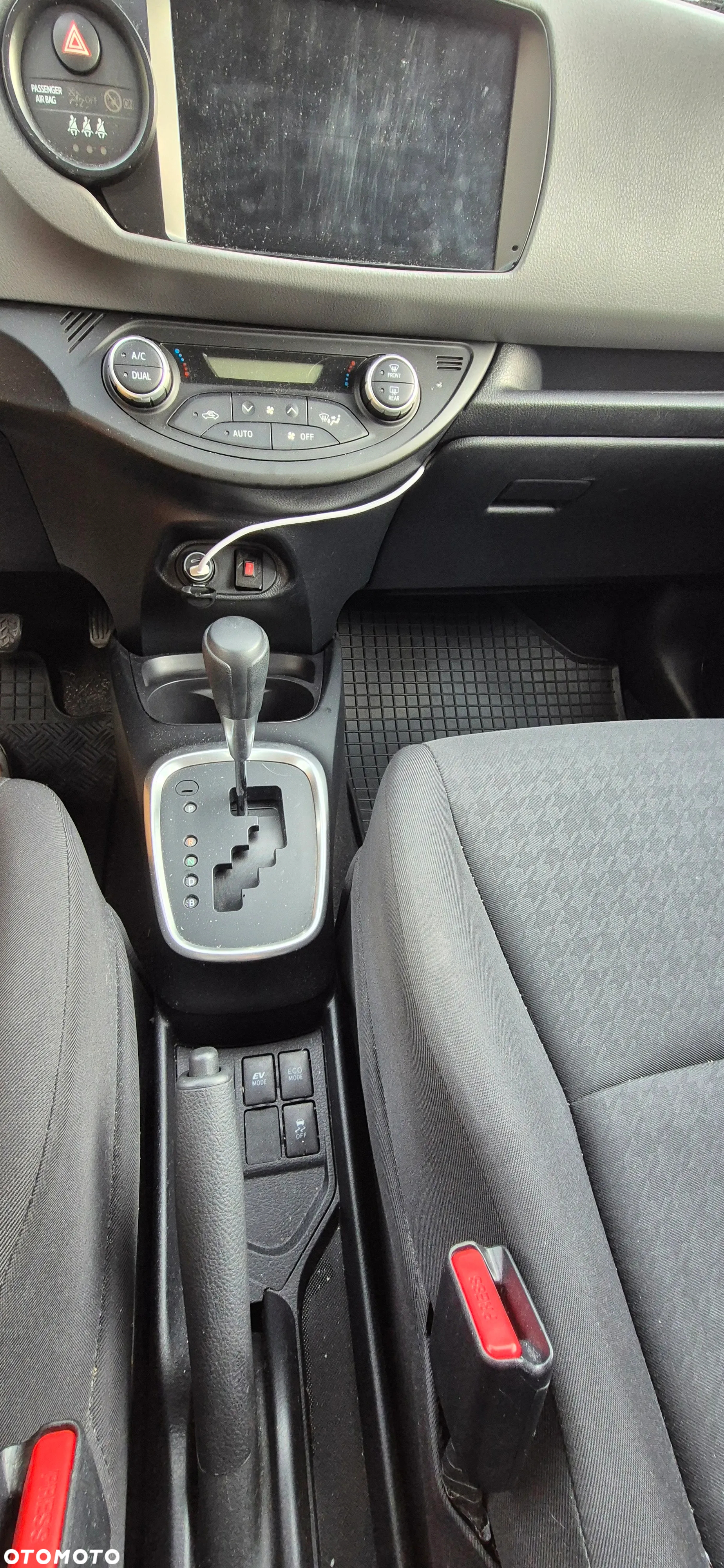Toyota Yaris - 8