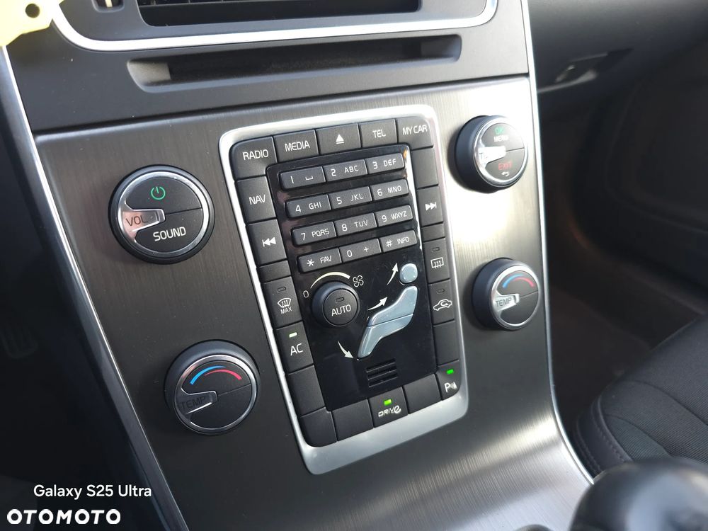 Volvo V60 D3 Momentum - 34