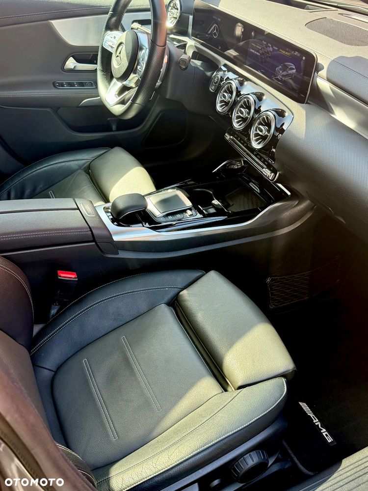 Mercedes-Benz CLA - 27