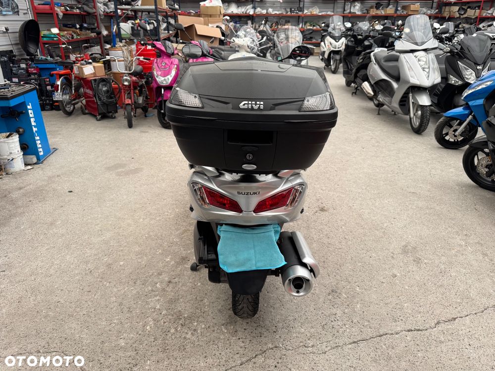 Suzuki Burgman - 6
