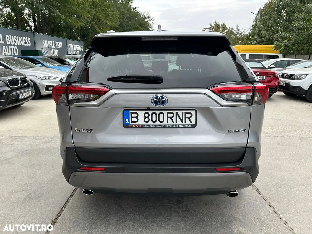Toyota RAV4 - 8