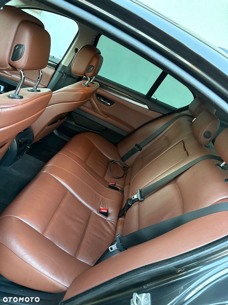 BMW Seria 5 525d - 15