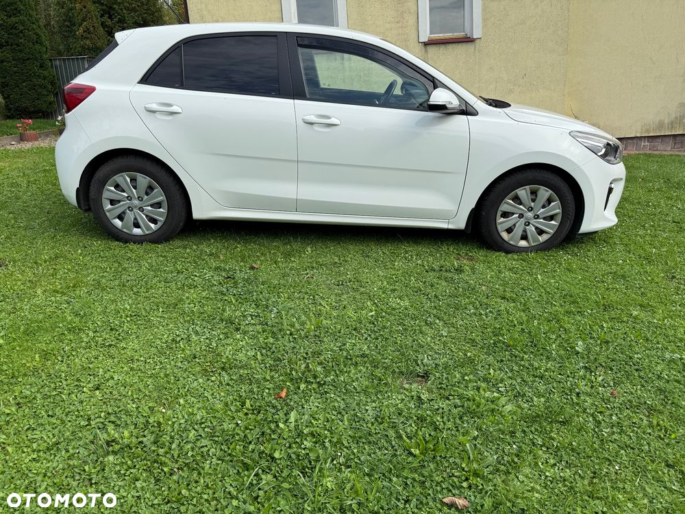 Kia Rio - 8