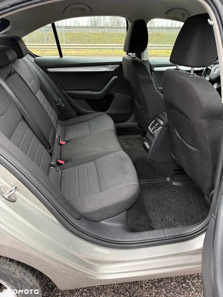 Skoda Octavia 1.6 TDI Elegance - 14
