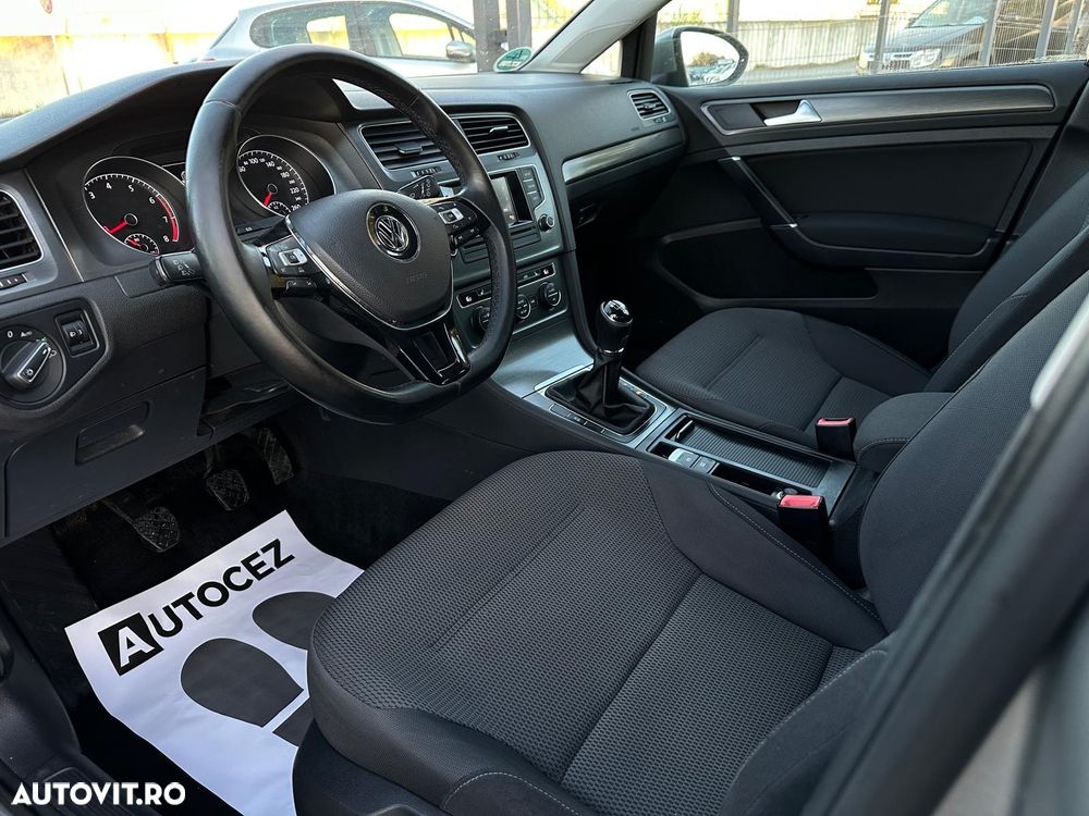 Volkswagen Golf - 12