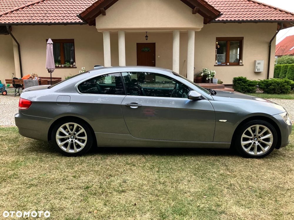BMW Seria 3 330i - 1