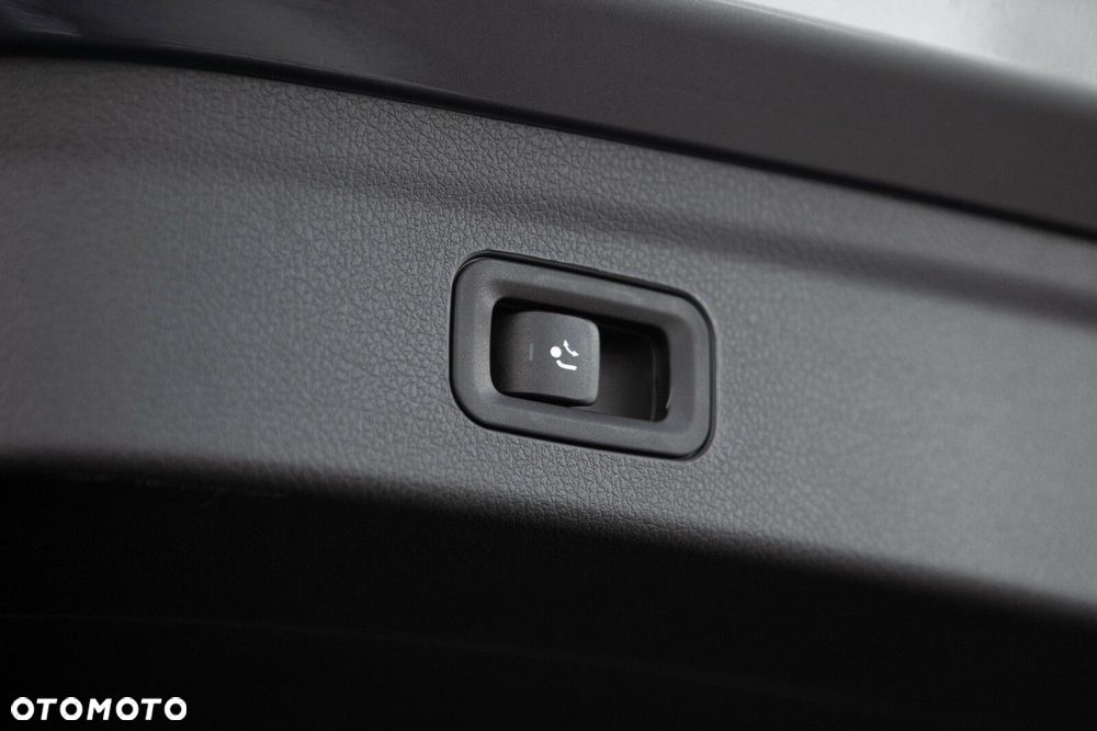 Mercedes-Benz GLE - 32