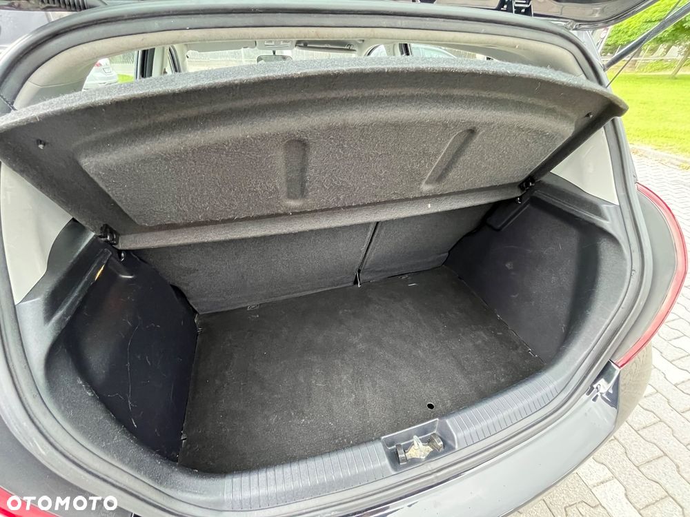 Hyundai i20 1.2 FIFA WM Edition - 8