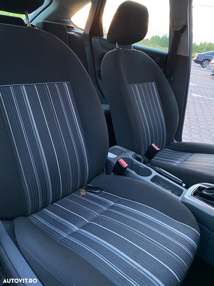 Ford Focus 1.8 TDCI Ghia - 8