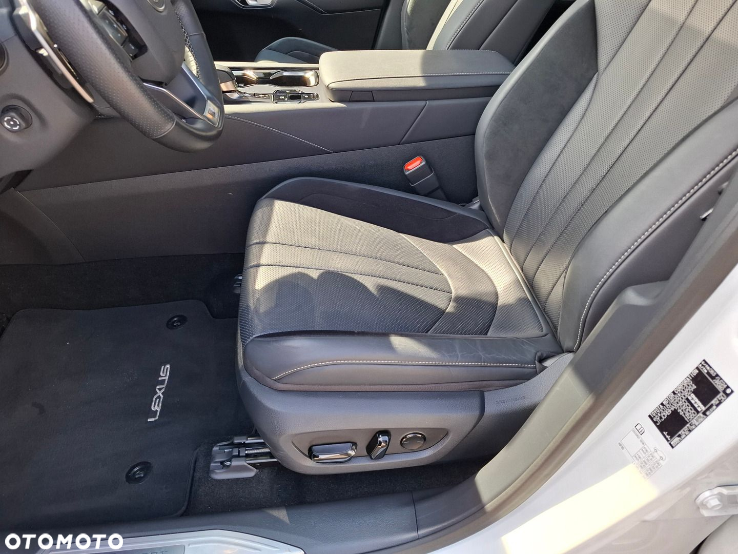 Lexus RX - 14
