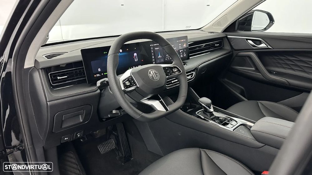 MG HS 1.5 T Luxury AT - 23