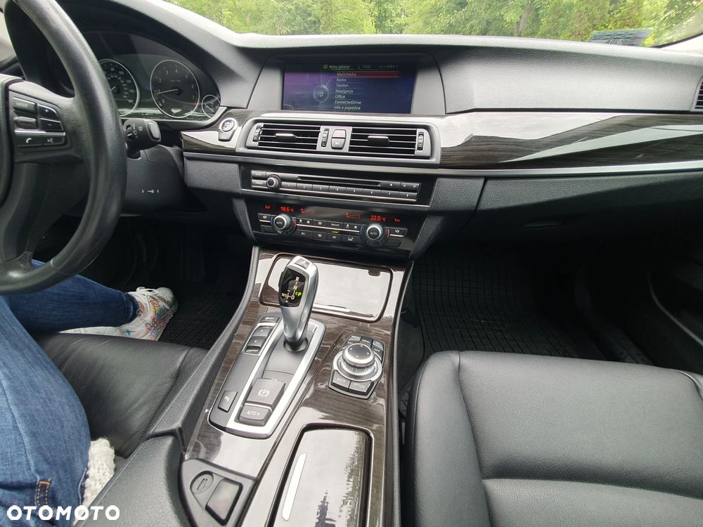 BMW Seria 5 535i Luxury Line - 15