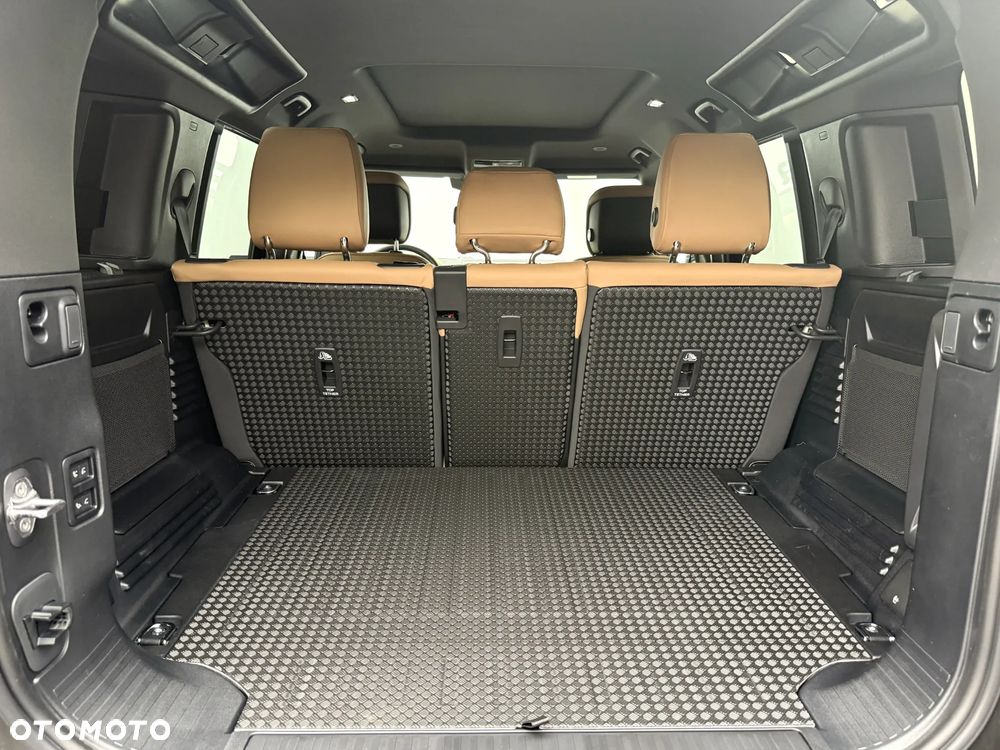 Land Rover Defender 110 D350 X-Dynamic HSE - 13