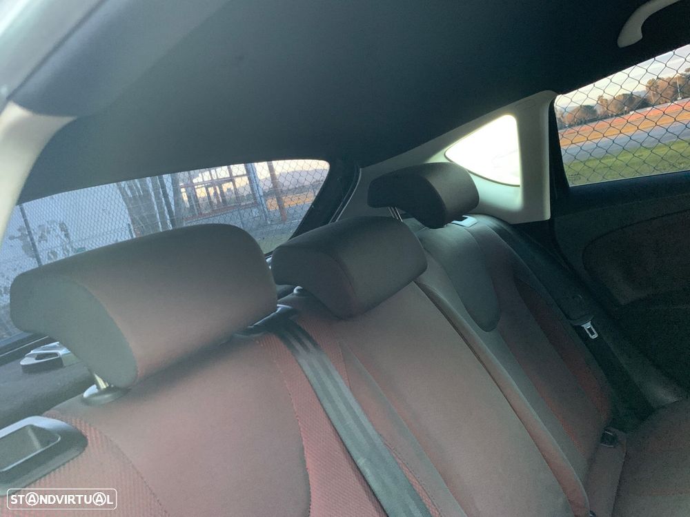 SEAT Leon 2.0 TDI FR DPF - 13