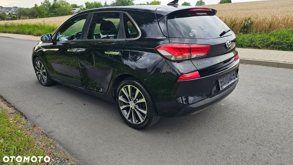 Hyundai i30 1.4 T-GDI Premiere Luxury DCT - 4