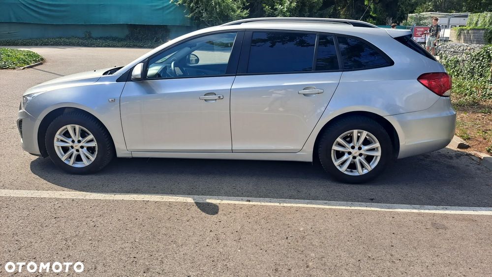 Chevrolet Cruze Station Wagon 1.6 LS - 6