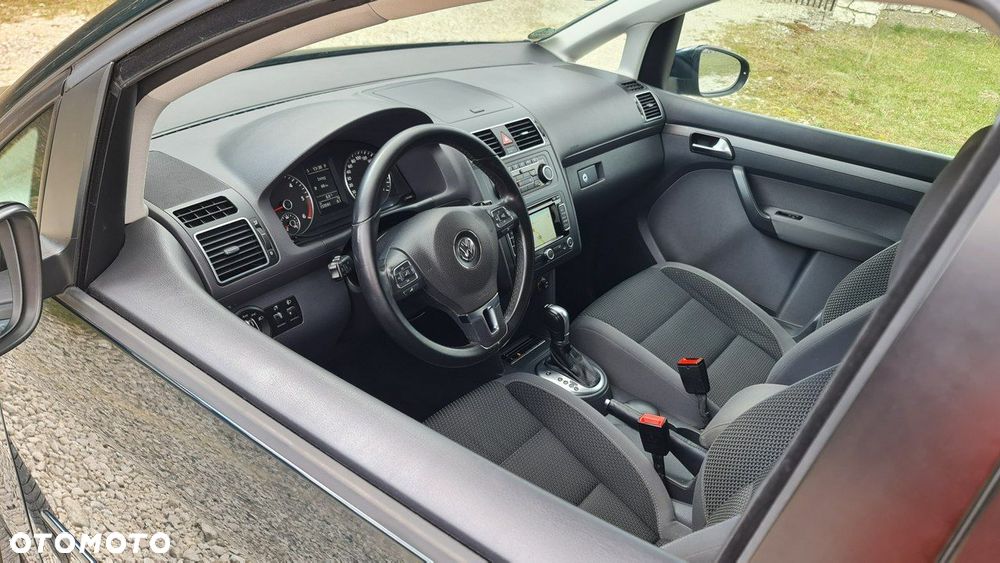 Volkswagen Touran - 11