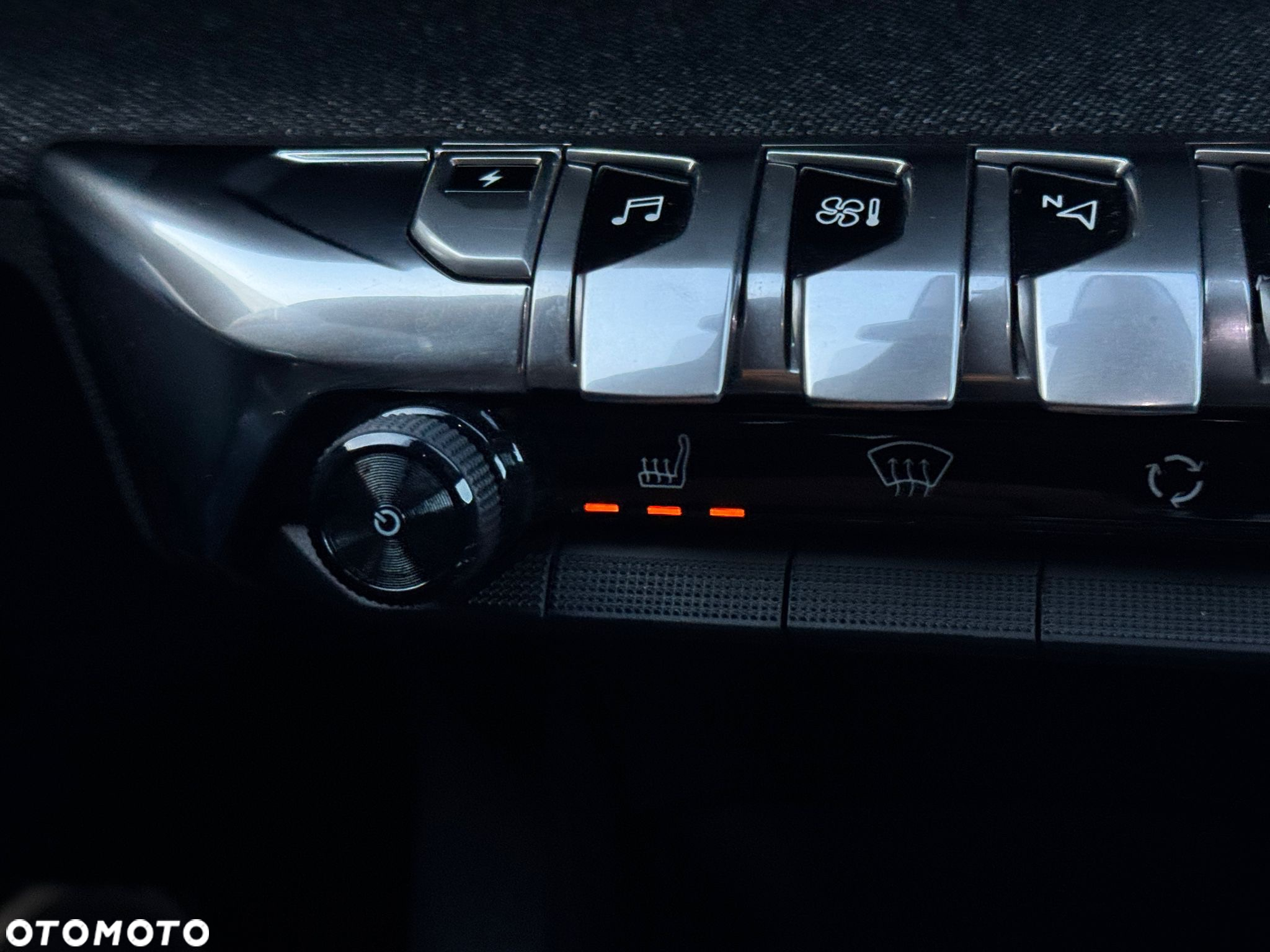 Peugeot 3008 1.6 PureTech HYbrid GT Line S&S EAT8 - 20