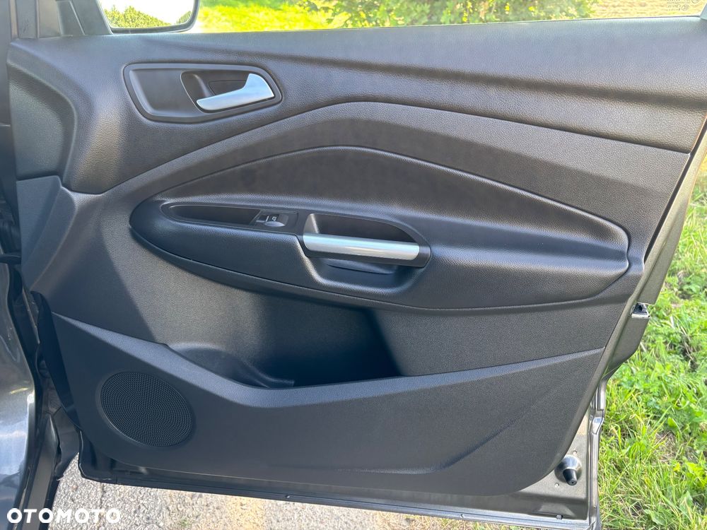 Ford Kuga - 24