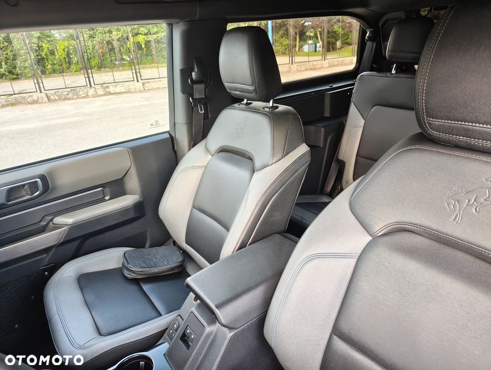 Ford Bronco - 22