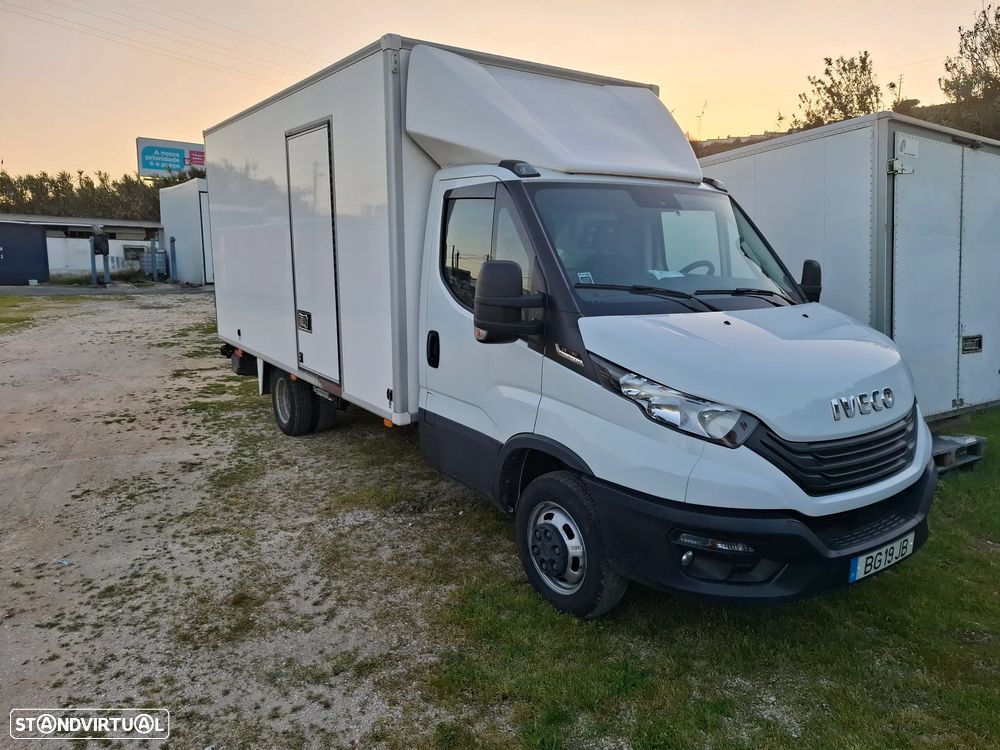 Iveco Iveco 35.18 cx fechada plat e elevatoria e cx aut - 1