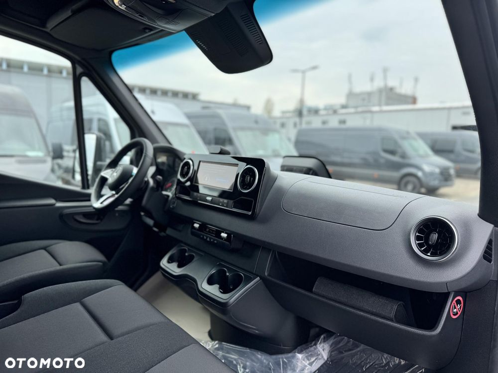 Mercedes-Benz Sprinter - 9