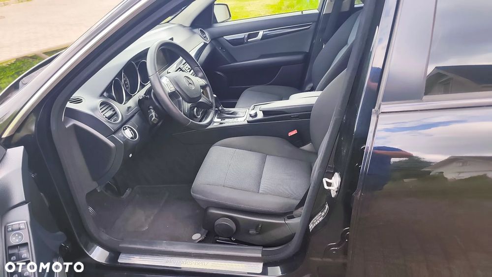Mercedes-Benz Klasa C 220 CDI DPF Automatik Avantgarde - 15