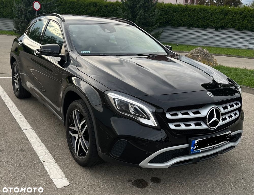 Mercedes-Benz GLA 200 - 2
