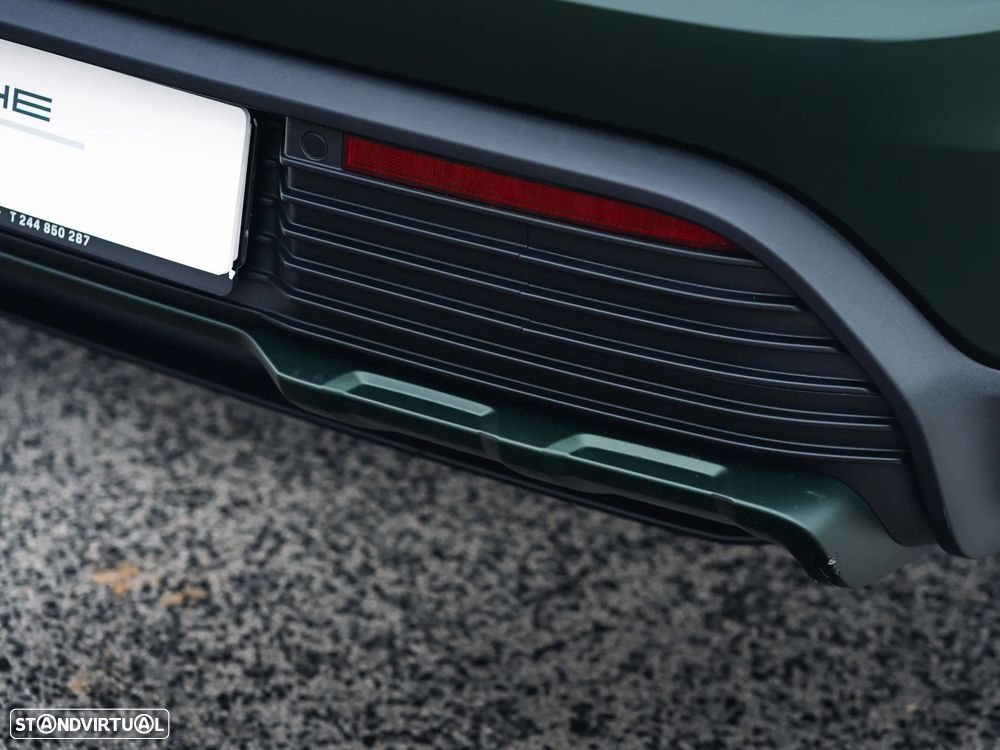 Porsche Macan Electric Turbo - 38