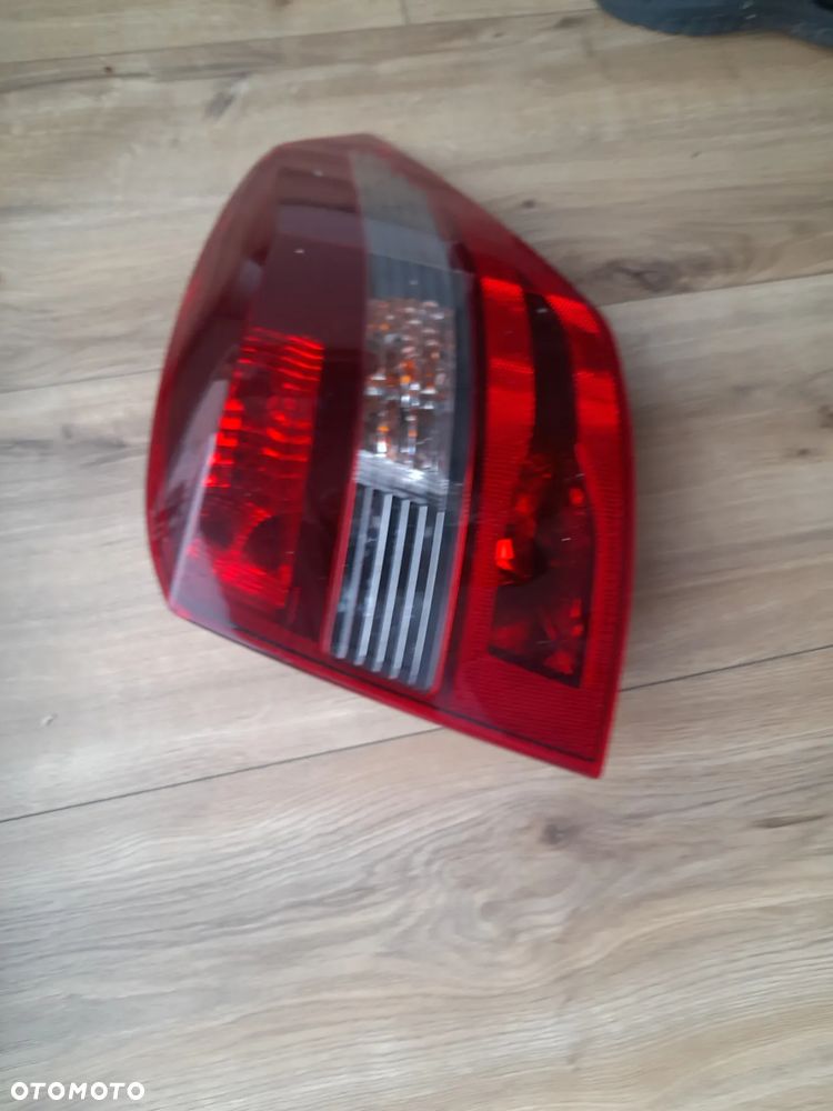 RENAULT LAGUNA III KOMBI LAMPA PRAWA TYLNA TYĽ - 3