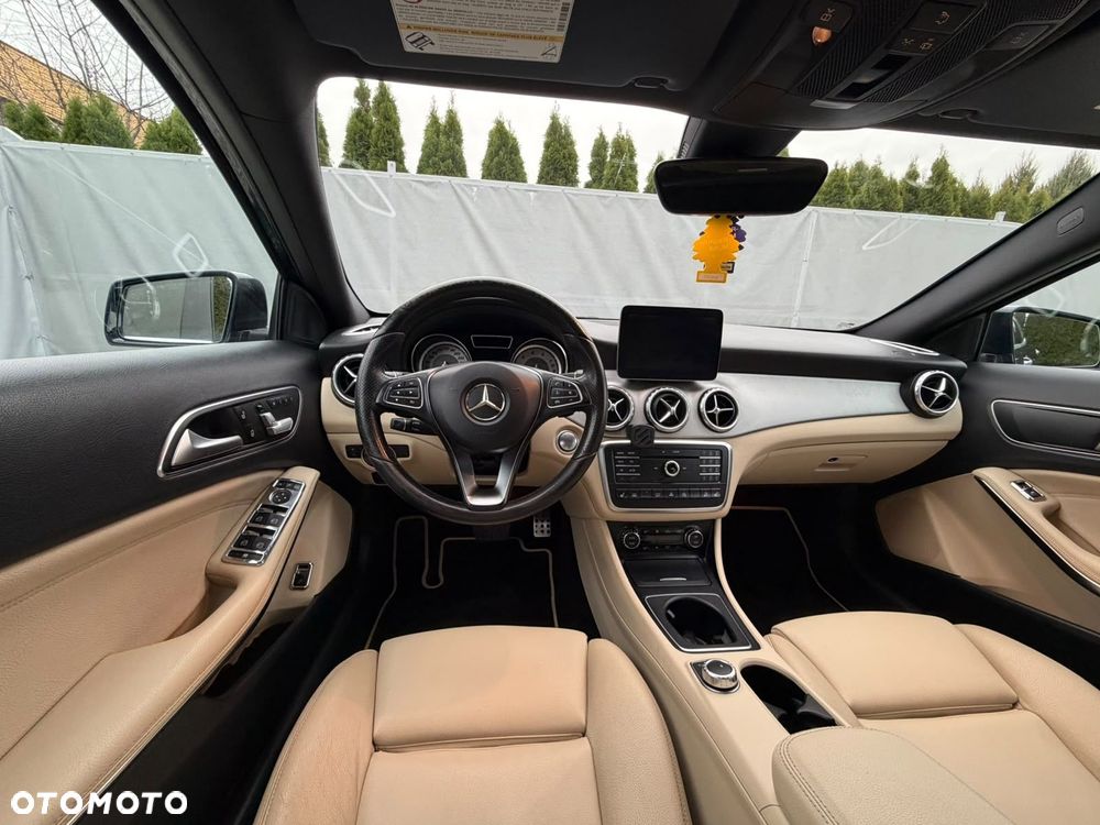 Mercedes-Benz GLA 250 7G-DCT Style - 17