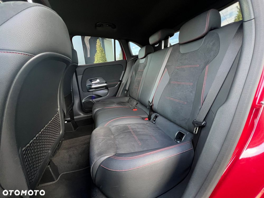Mercedes-Benz GLA 200 AMG Line - 14