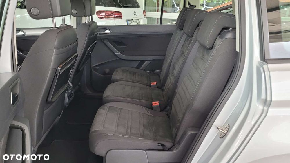 Volkswagen Touran - 23