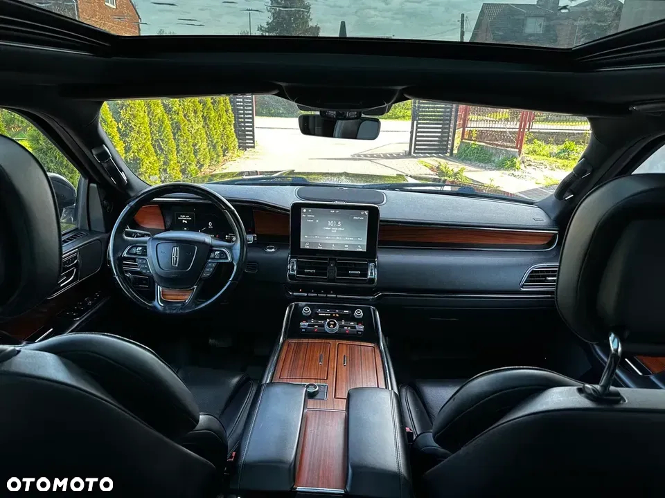 Lincoln Navigator - 19