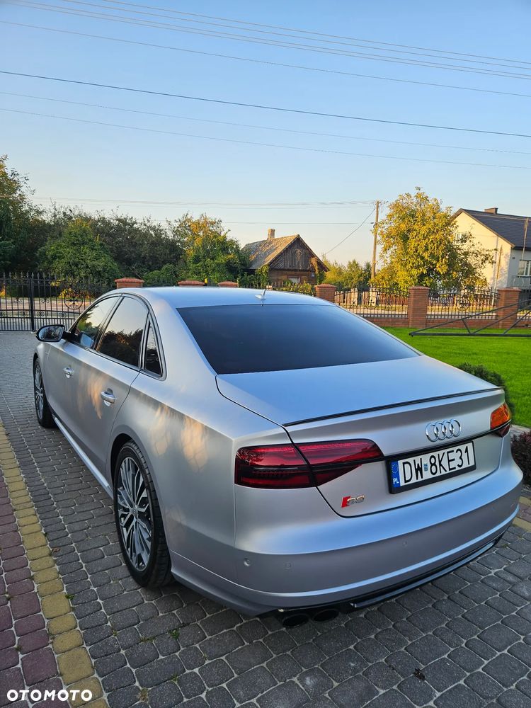 Audi S8 - 10