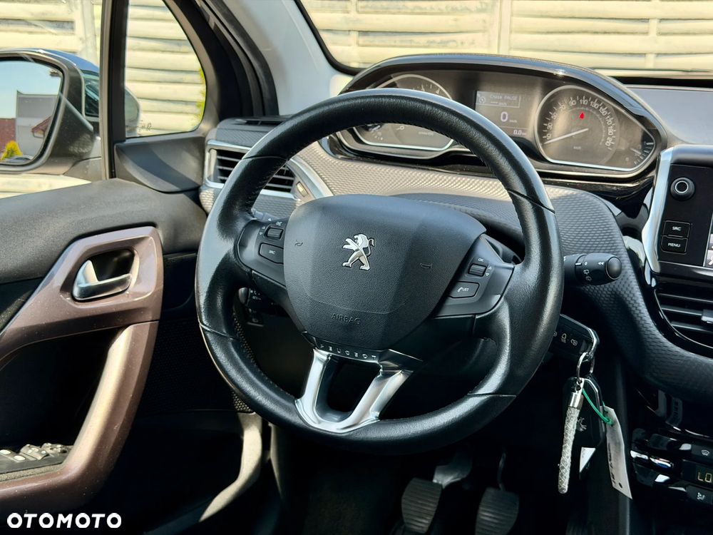 Peugeot 2008 1.2 Pure Tech Style S&S - 7