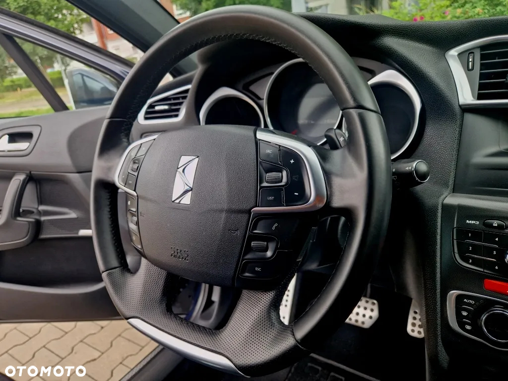 Citroën DS4 1.6 e-HDi SoChic MCP - 22