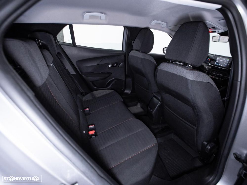 Peugeot e-2008 50 kWh Active - 11