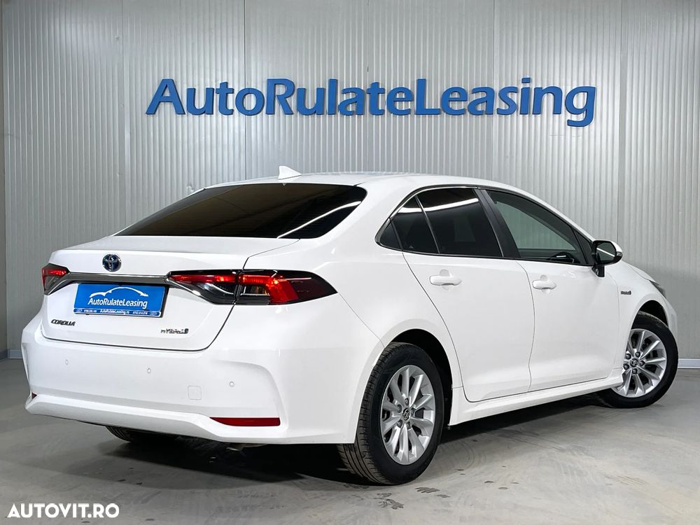 Toyota Corolla Sedan 1.8 HSD Business - 3