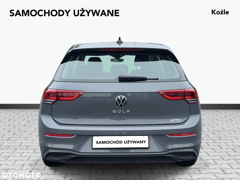 Volkswagen Golf - 6
