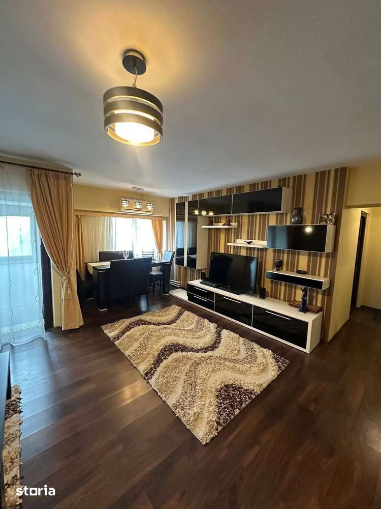 De vanzare apartament cu 4 camere,mobilat și utilat,zona ultracentrala - Imagine principală: 3/9