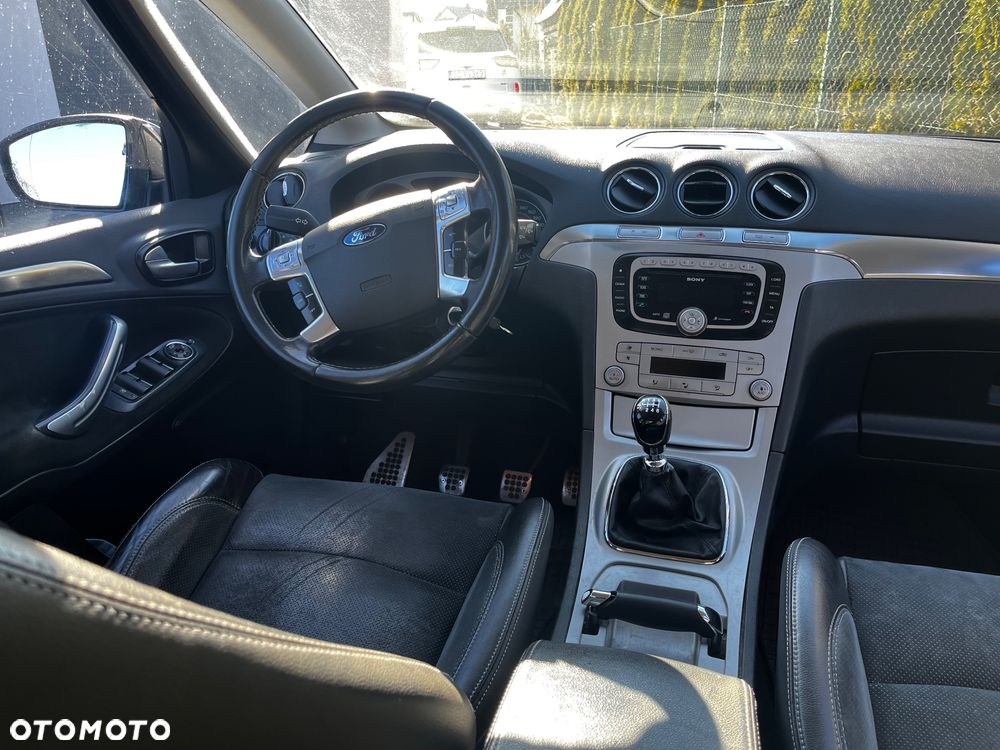 Ford S-Max - 14