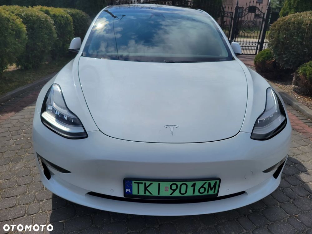 Tesla Model 3 - 3