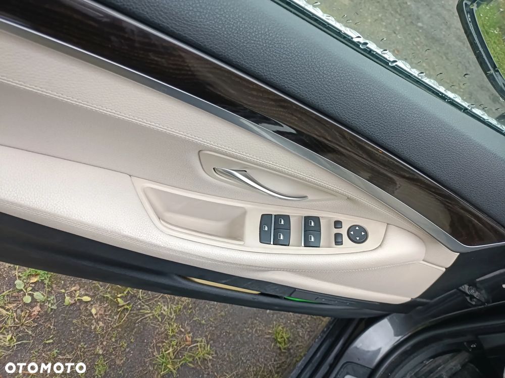 BMW Seria 5 520d Luxury Line - 12