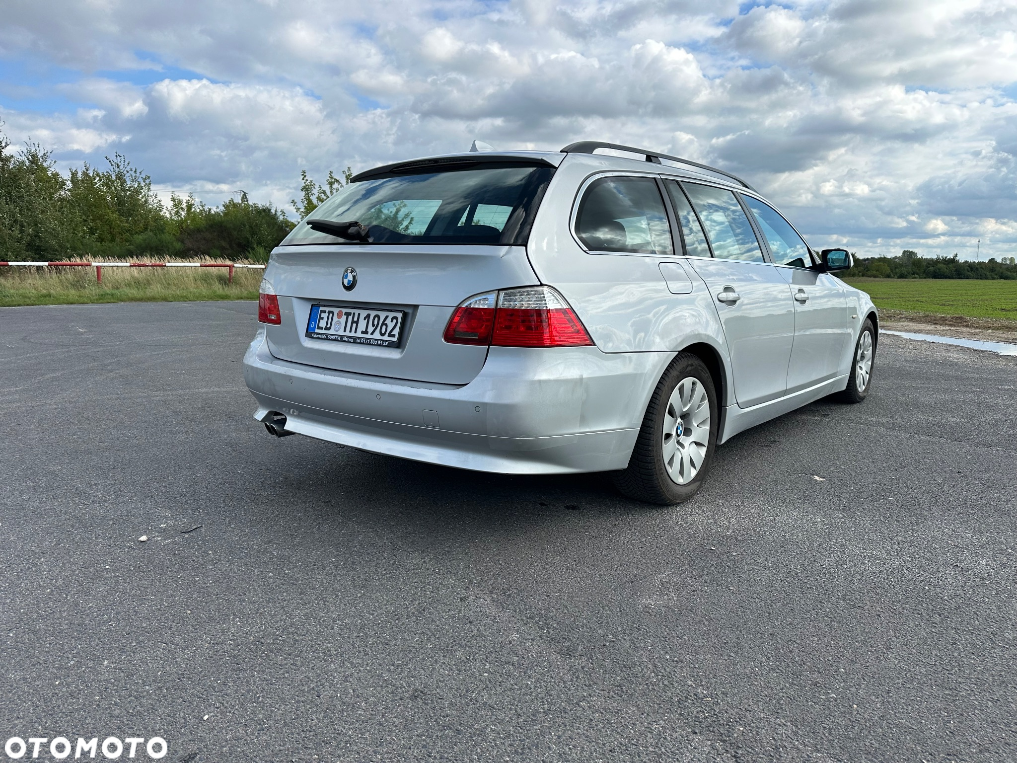 BMW Seria 5 523i Touring - 4