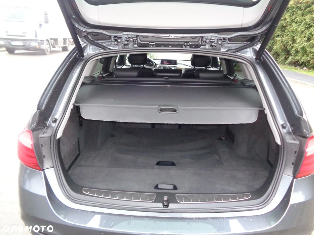 BMW Seria 3 320d Sport Line - 20