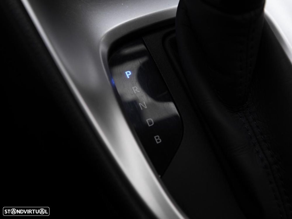 Toyota Yaris 1.5 HSD Comfort - 17