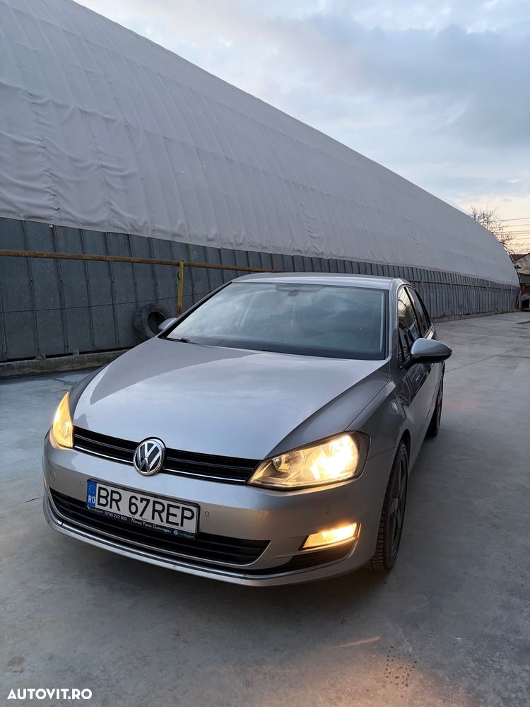 Volkswagen Golf - 5