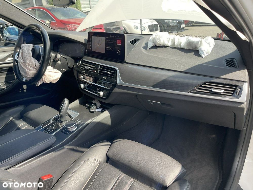 BMW Seria 5 520d xDrive Sport Line - 9