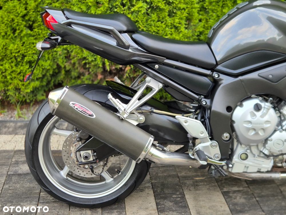 Yamaha FZ - 11
